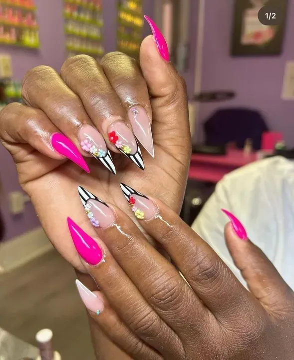 https://cdn.salonspotlight.com/photos/oHsdDzBqu3OpG3oQ2H0N/f6613c59-5558-4a1d-bf26-0acfdfbd6c1a_720x720