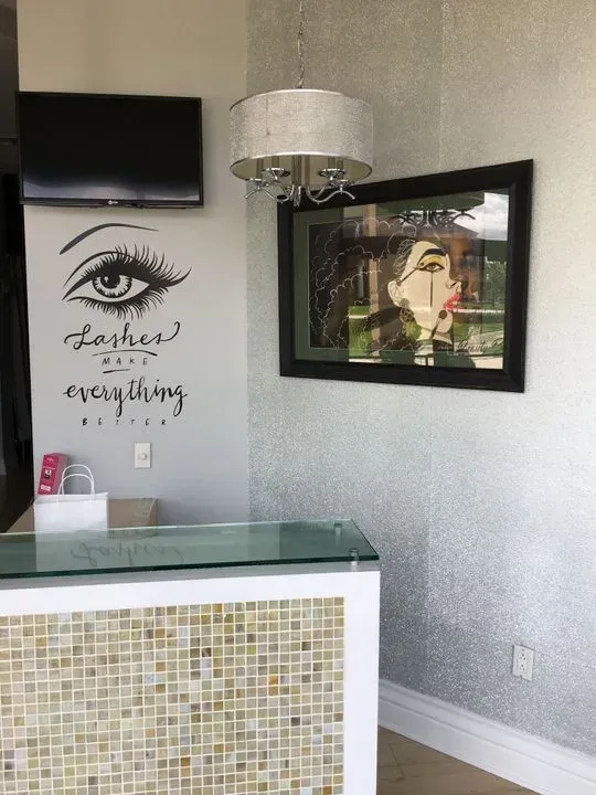https://cdn.salonspotlight.com/photos/oJARnL8NGXhIqh5AVLWG/d643d35b-04f2-456d-8ba9-e87689c12eac_720x720