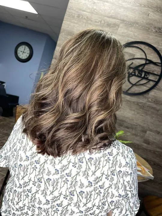 https://cdn.salonspotlight.com/photos/oK9IT98VStDN1FP6nidY/e22cfc78-fc94-49b9-97fa-f4ea40cd450c_720x720