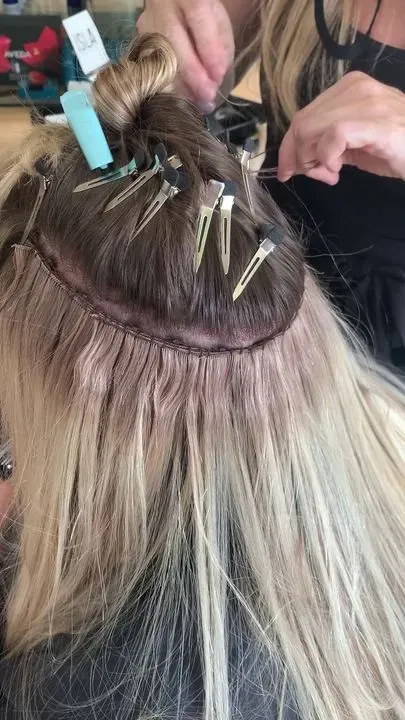 https://cdn.salonspotlight.com/photos/oLPBL0gs7EuccpF0NNJi/e2e36aa1-27df-4a68-aa70-5844aba96431_720x720