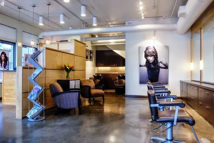 https://cdn.salonspotlight.com/photos/oMxZT9OkgQF9NQWySAmE/445dc806-3331-445e-b918-c33d339d7c2f_720x720