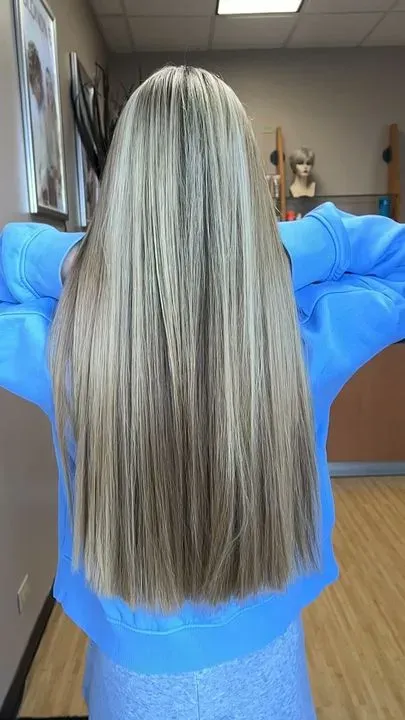 https://cdn.salonspotlight.com/photos/oNvnsAxkoI37QdNDIvMc/1a20dc23-c639-4ef6-98be-5503e3aec4cf_720x720