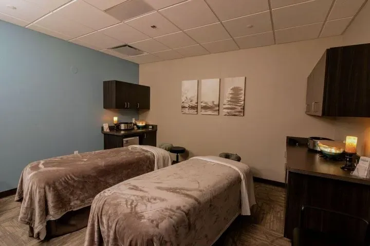 https://cdn.salonspotlight.com/photos/oO5n5L0F9IFxxboQfoiB/476465b8-05f1-4528-8b92-acaa81c6bfc4_720x720