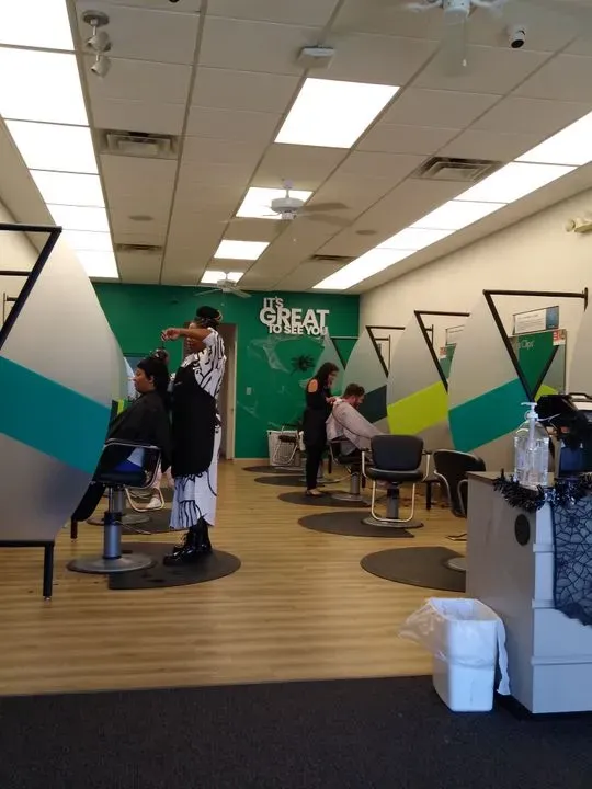 https://cdn.salonspotlight.com/photos/oOfnQQZPJEqFeBYUZ0es/a02eed47-53cb-492e-adf9-1b8469d4e1ca_720x720