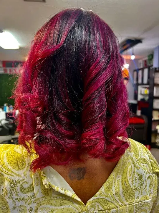 https://cdn.salonspotlight.com/photos/oOpk94f9lQ5TYGsySOtP/e2d2691b-2424-4fce-ac5d-39378c881bdb_720x720