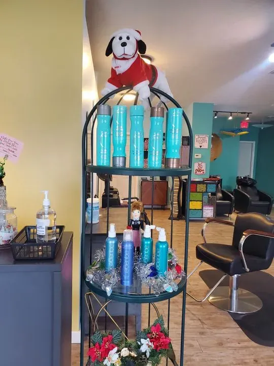 https://cdn.salonspotlight.com/photos/oPO9C7Yhx5P6h8trBBax/22a88159-aab6-4806-b83e-0de49c40b125_720x720