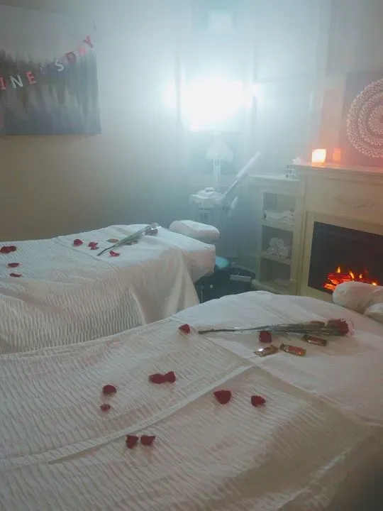 https://cdn.salonspotlight.com/photos/oRnrGTl8l1DQztRCeOJo/bf467749-f918-4e95-9817-12732aa72185_720x720
