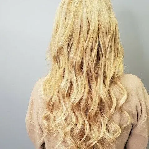 https://cdn.salonspotlight.com/photos/oVtOcG9Ca3oQhgblrsg9/991c4387-4613-4cd8-992f-7b43e486e4cb_720x720