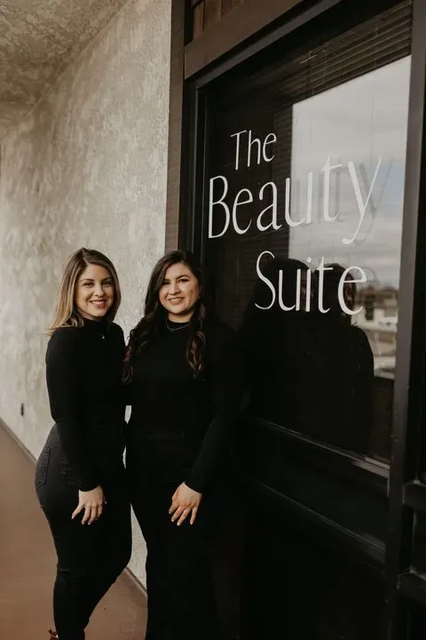 https://cdn.salonspotlight.com/photos/oWnQXXaOkqRdnRHof3xi/3d7aab9c-1c79-47ec-aee8-b83e5ff114c0_720x720