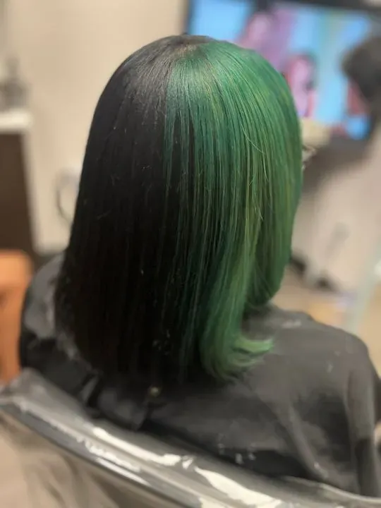 https://cdn.salonspotlight.com/photos/oaj8BDIfSNIkKfT4Oqtq/78bc057f-ce8f-4658-a825-6edfd5f3ef6d_720x720