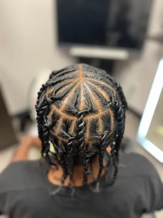 https://cdn.salonspotlight.com/photos/oaj8BDIfSNIkKfT4Oqtq/96ac1035-9f25-4b4b-9b09-a798c20fa121_720x720