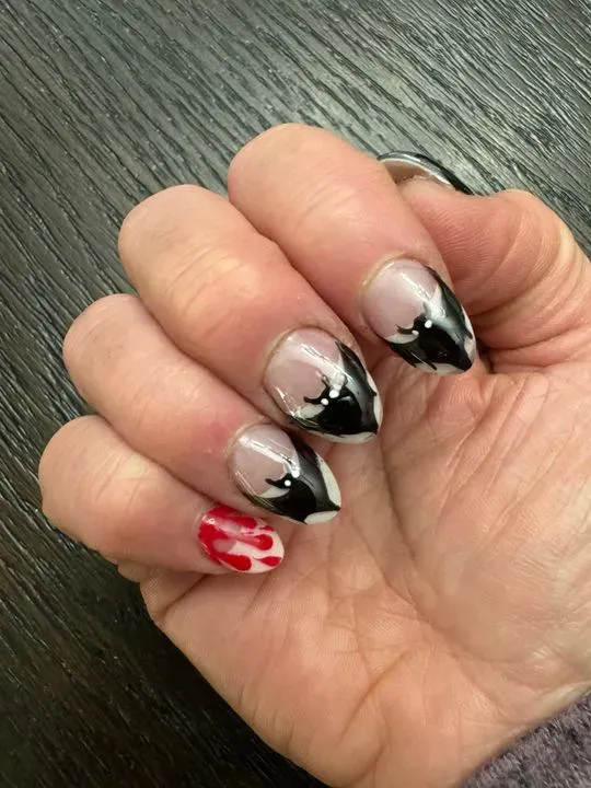 https://cdn.salonspotlight.com/photos/od3hB757hrsyHj5HMDKE/1e1cfc67-26ed-411b-9907-b267480521f4_720x720