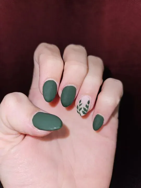 https://cdn.salonspotlight.com/photos/od3hB757hrsyHj5HMDKE/4006a005-67cb-4cbc-9309-265d2e89aeb0_720x720