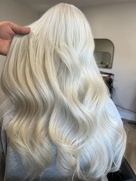 https://cdn.salonspotlight.com/photos/odlgM1yUNx5GUNzNENaS/e5c833fb-da6f-4761-b113-f9b62654c183_720x720