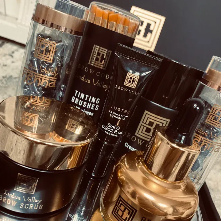 https://cdn.salonspotlight.com/photos/ofxYZOsO9vpNvSNYmhVE/6ef3283f-8e80-4c94-ba80-6a2209ed1b99_720x720