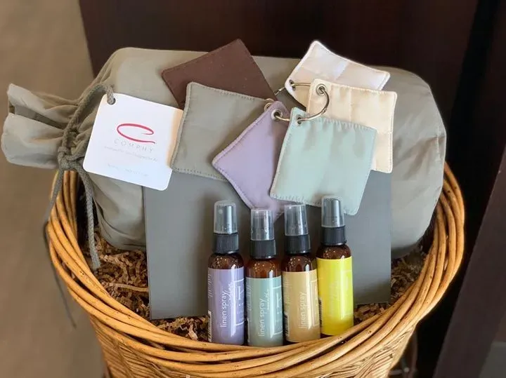 https://cdn.salonspotlight.com/photos/ogjT0D9QCJPi8Ol0BThM/f88e3ee8-c869-45a0-a26b-dc89c68dc630_720x720