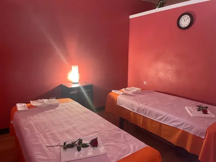 https://cdn.salonspotlight.com/photos/ohmdUqw6waVXd4CIRy6x/d99d2240-c7e8-4a0f-8af1-5a0f06e56884_720x720