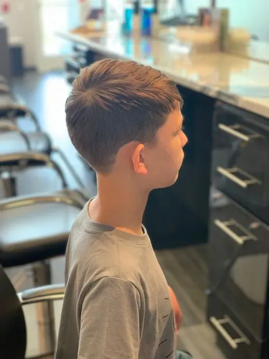 https://cdn.salonspotlight.com/photos/okBHL90rwIlPferk6cGH/886c4a7e-4ec5-4dd7-808e-9ae0f8c45687_720x720