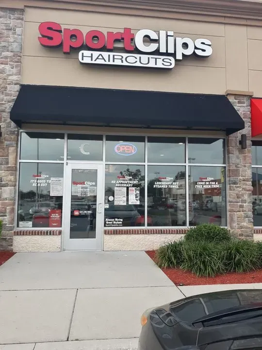 https://cdn.salonspotlight.com/photos/olcHSr80E0TIjjVJAlm1/a34b9081-dfdb-430e-8e33-435a922d7824_720x720