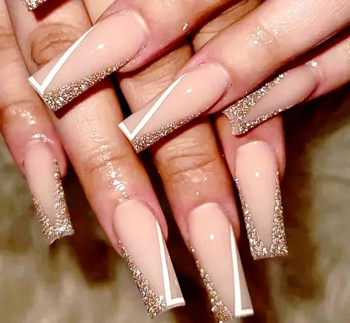 https://cdn.salonspotlight.com/photos/oliv8I13QSgqAbGa7qZN/39385e25-9e22-466d-8a88-9447776a0629_720x720