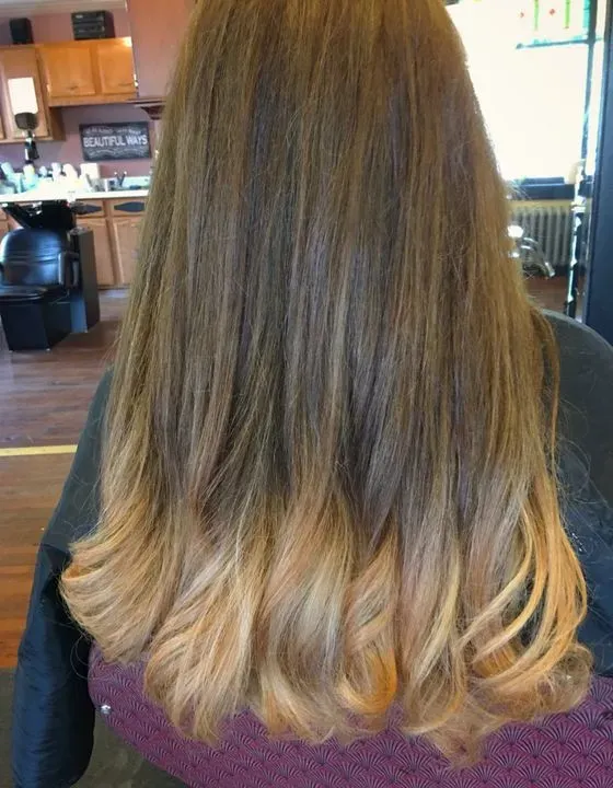 https://cdn.salonspotlight.com/photos/opxKq1kpK5sFn2bE9FBI/7187e9c9-c14f-4dd6-9433-7ce8529d8e71_720x720