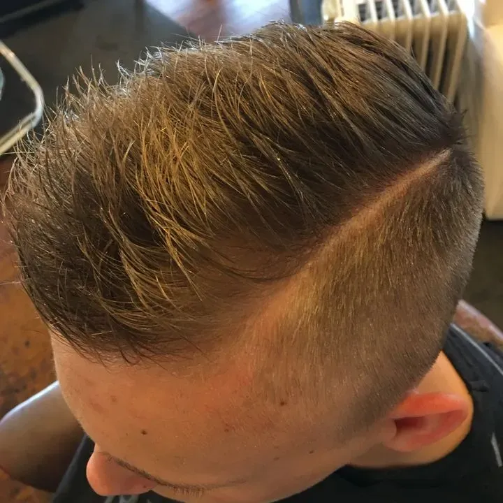 https://cdn.salonspotlight.com/photos/opxKq1kpK5sFn2bE9FBI/c1436cf6-8b3e-4078-a8ea-6f7c451c6098_720x720