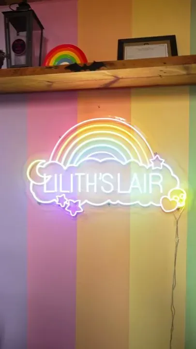 https://cdn.salonspotlight.com/photos/otYwTxQDpCq1n9uCJ2G7/aa548196-1ce0-49cc-ab4f-f2969331def2_720x720