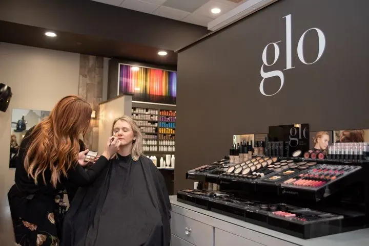 https://cdn.salonspotlight.com/photos/otgOG3DZhvultoho2uRH/ed1be818-6373-41b1-9a9e-d7228eec1134_720x720