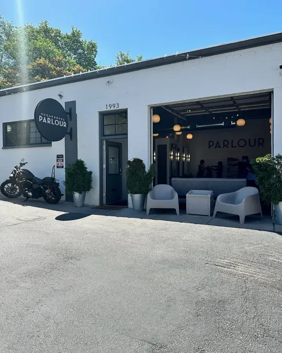 https://cdn.salonspotlight.com/photos/ouHivs3XooBXdU0PvqXh/a222dddf-2b95-4db1-b0f7-5801d4767abe_720x720