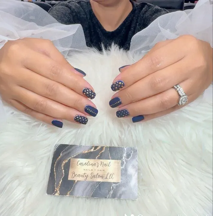 https://cdn.salonspotlight.com/photos/ovZVEaeqxe6cqY6BbKpn/b03b71ff-a9e2-4b24-b5e9-34e2dc56d84d_720x720