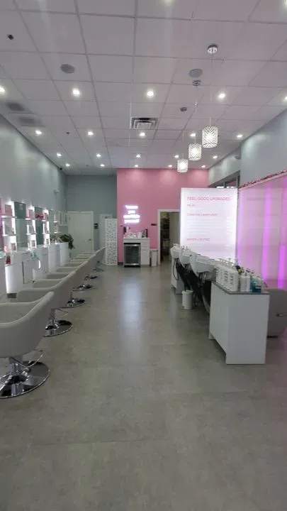 https://cdn.salonspotlight.com/photos/owXU1U1Qn6STK0aeSo14/398423a8-b0c4-4f56-a778-89e812b705e4_720x720