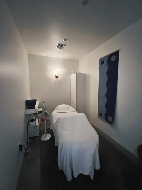 https://cdn.salonspotlight.com/photos/owdadROMw60Rjh3sJxAT/abad4a73-6ece-4a09-8ed7-d839ebbb8963_720x720