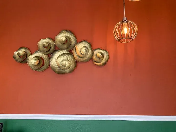 https://cdn.salonspotlight.com/photos/oxtuCX1XcQh1gwDwyQN0/92188b71-9505-47a9-b585-486478b79308_720x720