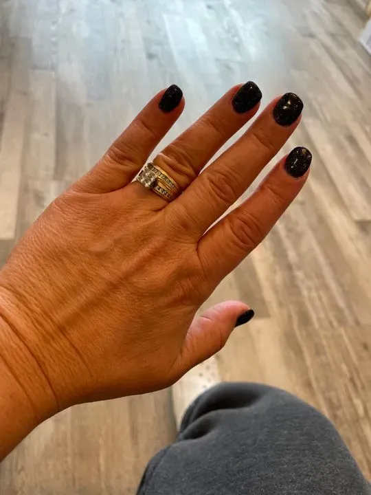 https://cdn.salonspotlight.com/photos/p0F8uA3uQtnXSgARNAcS/76c26355-0096-4251-862a-ce4902f6b101_720x720