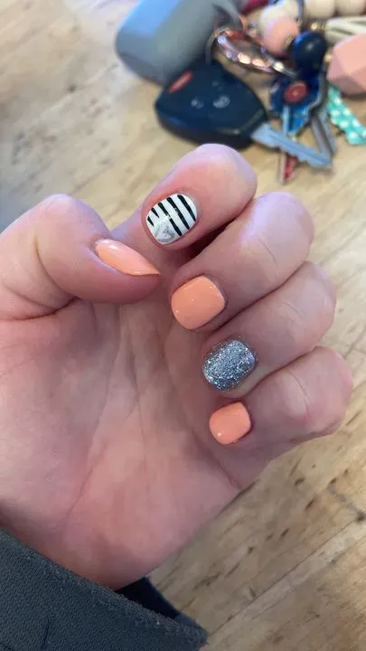 https://cdn.salonspotlight.com/photos/p0F8uA3uQtnXSgARNAcS/a39bcf53-85d0-4cb2-8326-25e99e660748_720x720