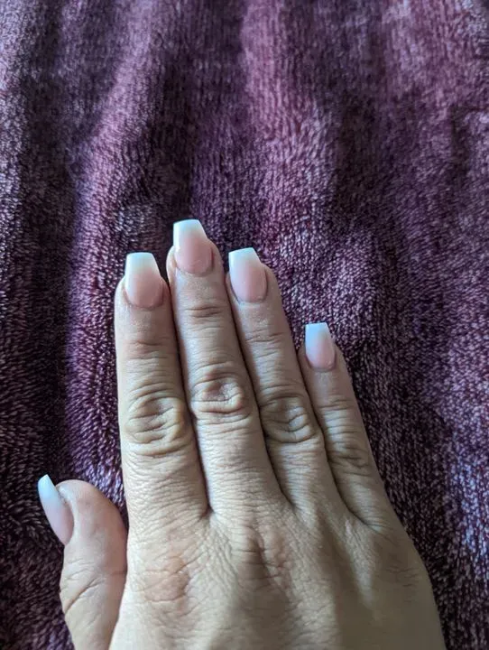 https://cdn.salonspotlight.com/photos/p1GfQy8JPwawJEugi4as/2780c67a-5f6e-4107-ade8-a833576987d0_720x720