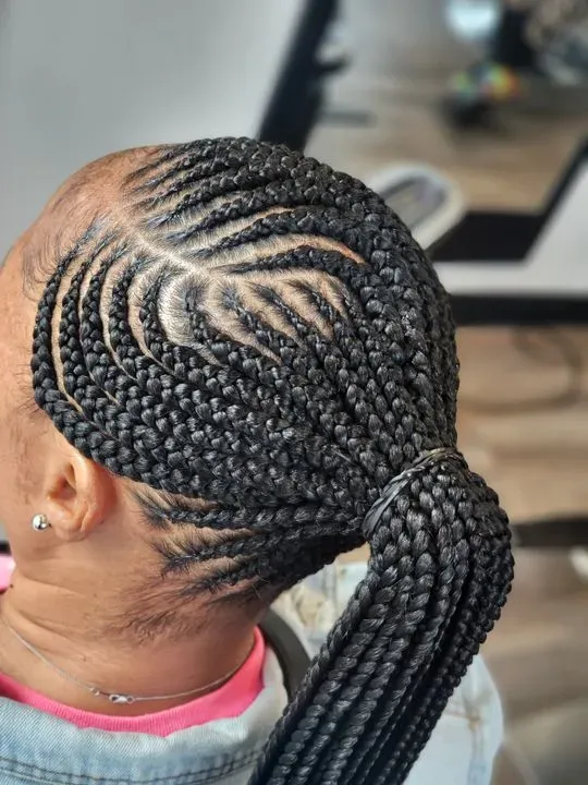 https://cdn.salonspotlight.com/photos/p1k3cJ94XXxcs2JMBO7s/821cc3d2-bf1a-4fde-87be-e83166238557_720x720