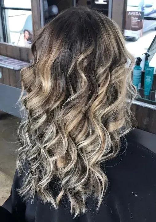 https://cdn.salonspotlight.com/photos/p2VuRNnV40kTEHlGPEX9/e310f521-1b11-41be-b241-f9720259610c_720x720