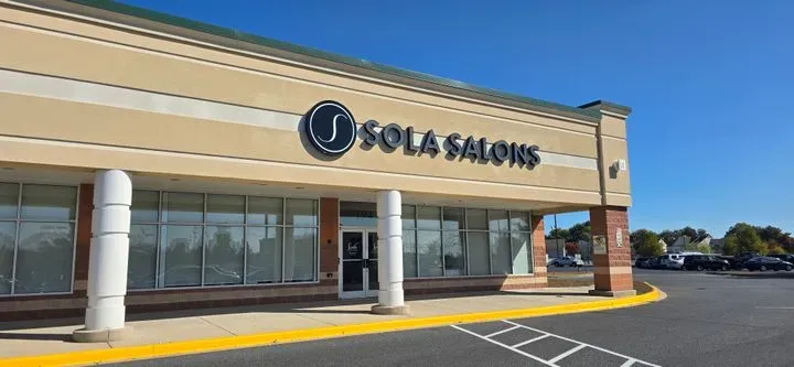 https://cdn.salonspotlight.com/photos/p3RLqPweY8BnAiihmrXT/f2a68588-e5ef-40bd-ab3b-854c87e17995_720x720