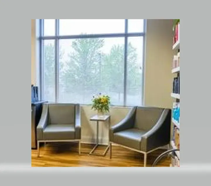 https://cdn.salonspotlight.com/photos/p3vBTFrowJw4USqlvRtb/be5af3a2-64ac-4107-be68-878867c15174_720x720