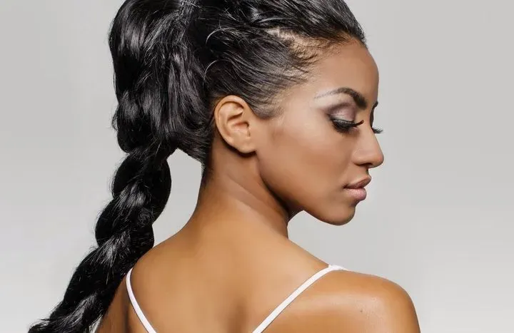 https://cdn.salonspotlight.com/photos/p573MZxly8tPbzxdL8wZ/9cbcd90d-99c2-494e-add4-4dbe2cafc17e_720x720