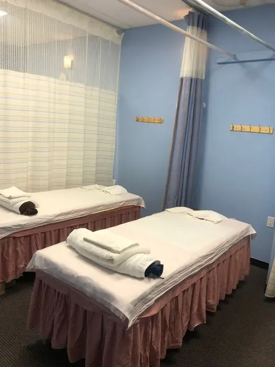 https://cdn.salonspotlight.com/photos/p6BC5JyMXKe9VDdvmB5B/8c0787f6-a2e0-4e45-9931-4304d65d074c_720x720