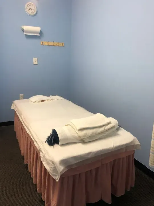 https://cdn.salonspotlight.com/photos/p6BC5JyMXKe9VDdvmB5B/c24999e1-ff4c-4a6f-a5fe-fd109d8e001a_720x720