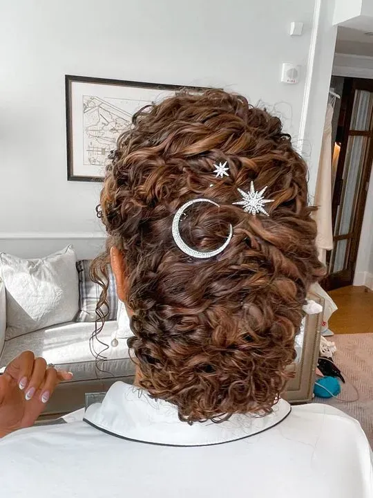 https://cdn.salonspotlight.com/photos/p7N9nRLCBEXk1D0B3rdY/556f0d2a-41d0-4d27-8a6f-30e84c1da4e7_720x720