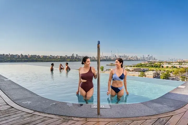 https://cdn.salonspotlight.com/photos/p9Pd5PuPDidFgCPCpgiQ/ccfbcff8-ea04-40b7-8c0c-e4243222fec2_720x720