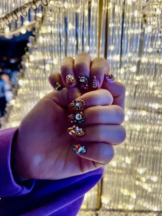 https://cdn.salonspotlight.com/photos/p9axmoorMPtDb71ssDDb/da9c2589-c428-4320-8c6f-07cd783a02d8_720x720