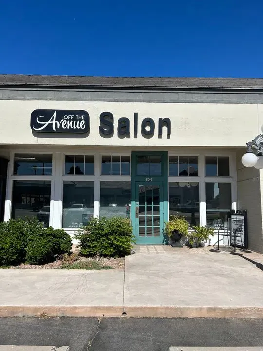 https://cdn.salonspotlight.com/photos/pAAcMj1DyYIdRaXwQKTy/640ec456-0a3f-4e52-9e02-6ed2eeee52c5_720x720
