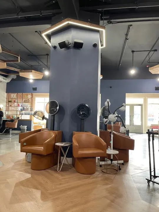 https://cdn.salonspotlight.com/photos/pAFt4kO5WjjxrzlMIJsZ/c92c7620-6257-4020-a338-6f6032c44959_720x720