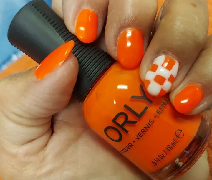 https://cdn.salonspotlight.com/photos/pAhhBRA2e75HZHfZXgs1/99b6ccf8-b3c4-4bcf-8ff0-9155fe02db2b_720x720