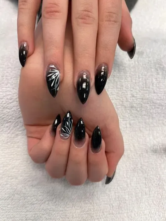 https://cdn.salonspotlight.com/photos/pCPSdRVFgd0qMVyYfqN8/6163fa96-5be2-4aa0-b4fd-49391ba1e663_720x720